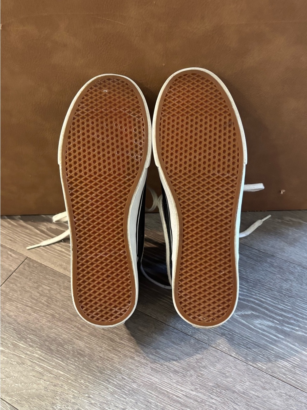 Vans - Picture 6 of 8